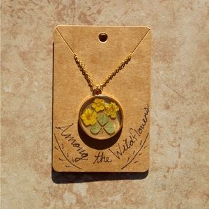 YELLOW CINQUEFOIL & CLOVER NECKLACE
